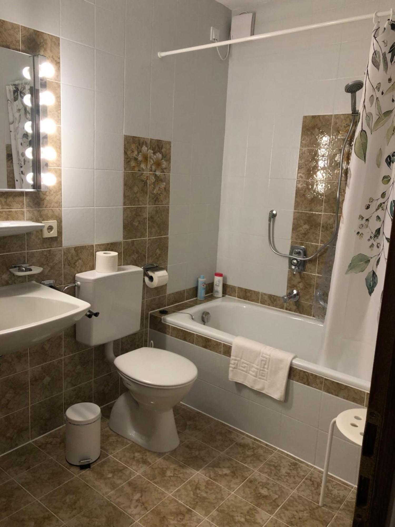 Ferienwohnung Kiefer Michelbach an Der Bilz Exteriör bild
